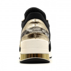 Sportowe beżowe sneakersy typu chunky ze złotą wstawką w podeszwie 278B