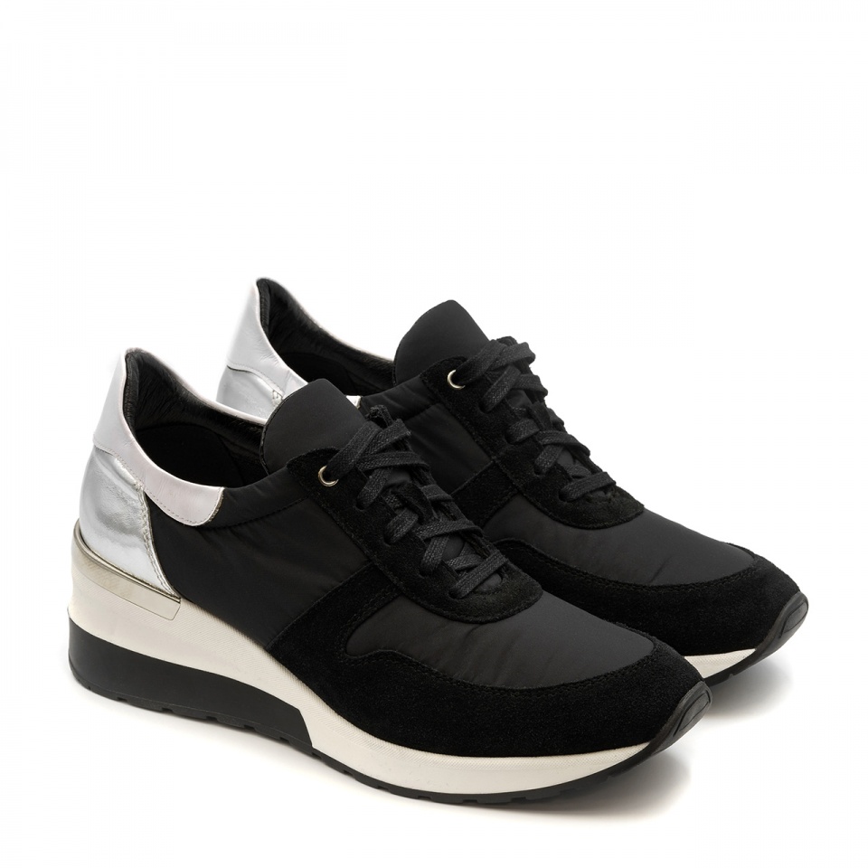 Sportowe czarne sneakersy typu chunky ze srebrną wstawką 278A