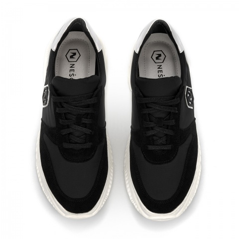 Sportowe czarne sneakersy typu chunky 256A