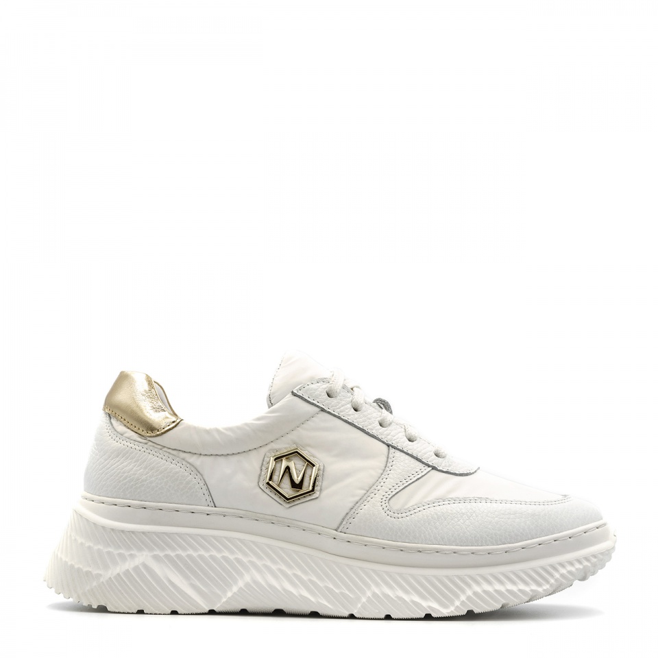 Sportowe białę sneakersy typu chunky 256A