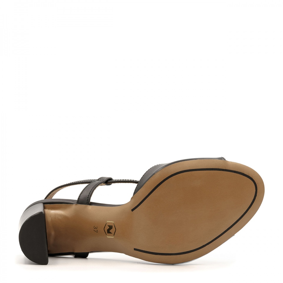 Czarne skórzane eleganckie sandały z sylikonu na słupku 33C