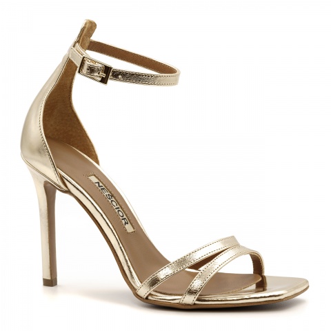 Karmelowe skórzane sandały na szpilce z kwadratowym noskiem 116P